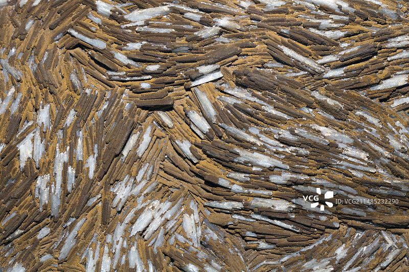 重晶石和褐铁矿晶体图片素材