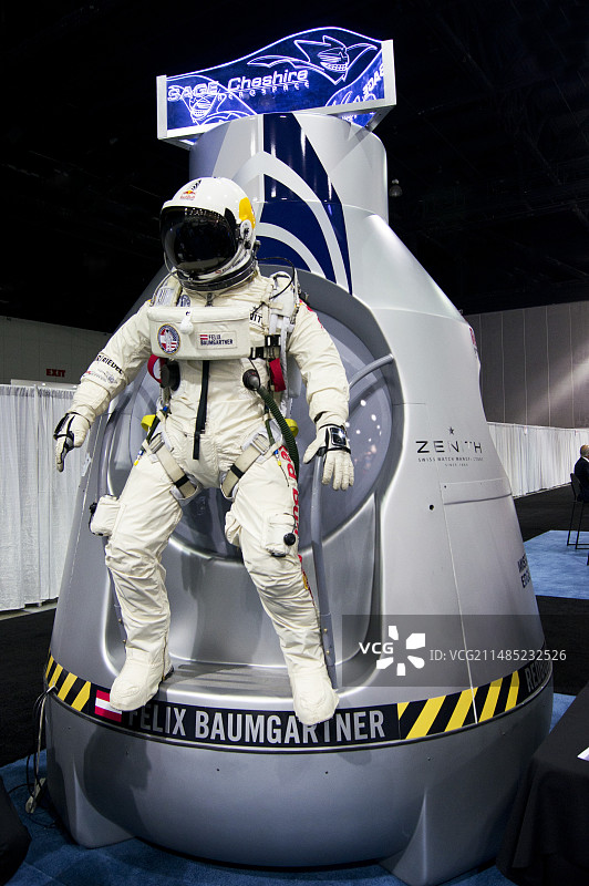 费利克斯·鲍姆加特纳的太空舱图片素材