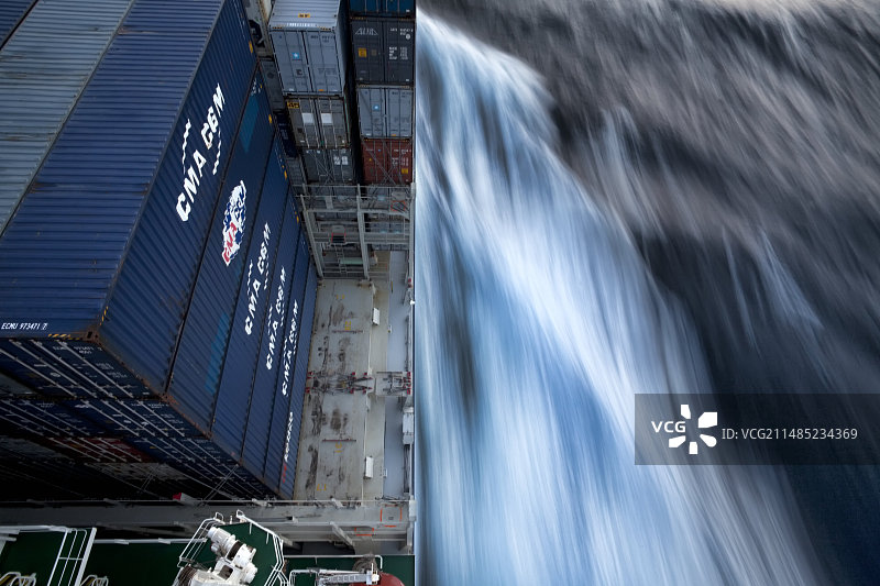 海上集装箱货轮图片素材