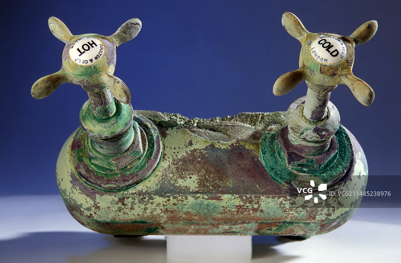 泰坦尼克号的浴室水龙头图片素材