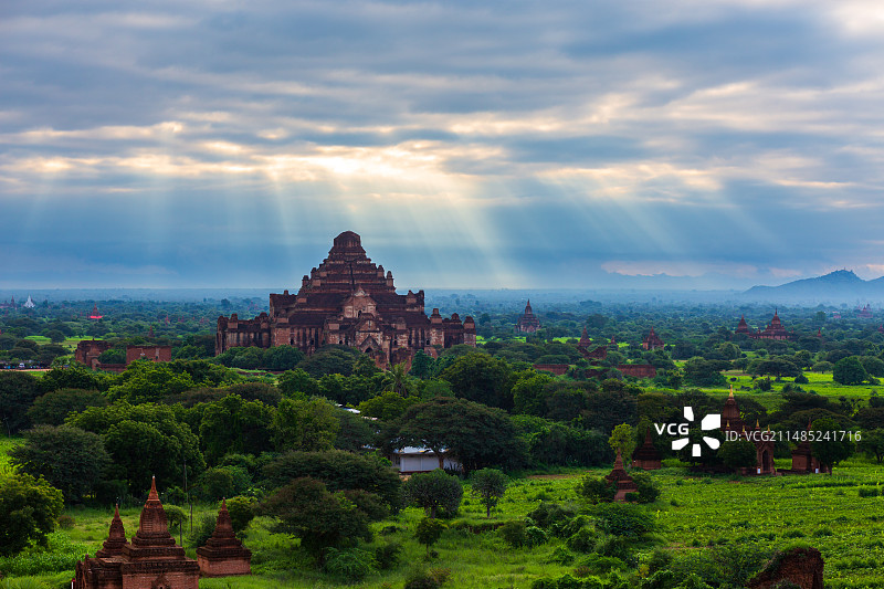 缅甸蒲甘达玛央吉佛塔图片素材