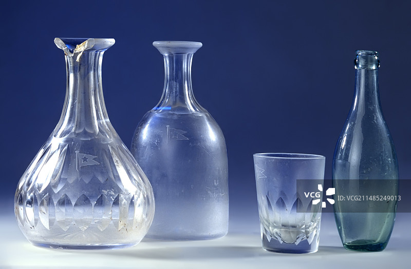 泰坦尼克号上的玻璃器皿图片素材