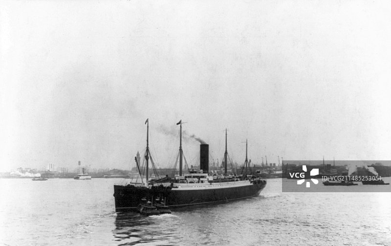 纽约港的卡帕西亚号图片素材