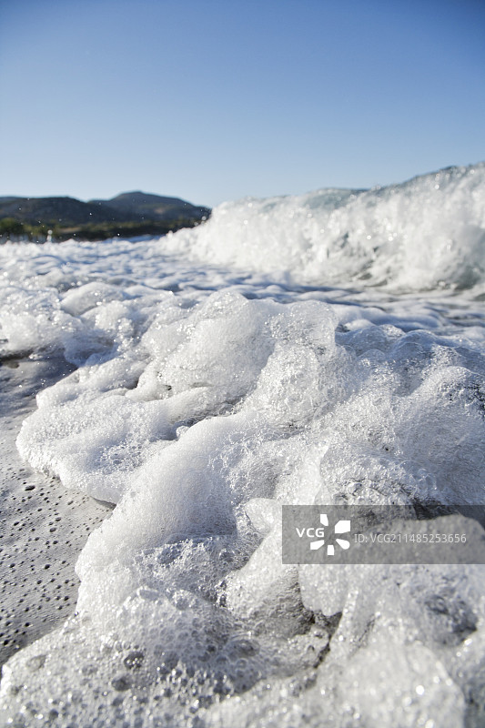 海浪拍打沙滩图片素材