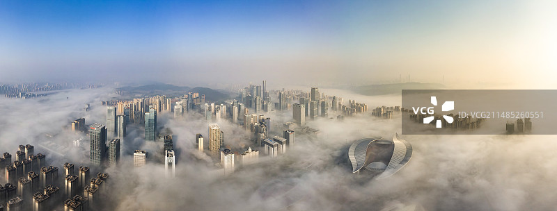 广西体育中心平流雾图片素材