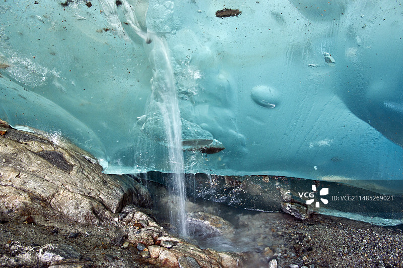 瑞士冰川洞穴图片素材