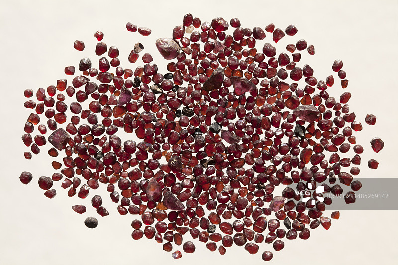 镁铝榴石沙图片素材