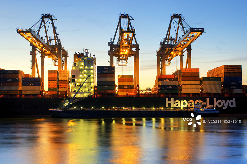 亚马逊港集装箱码头图片素材