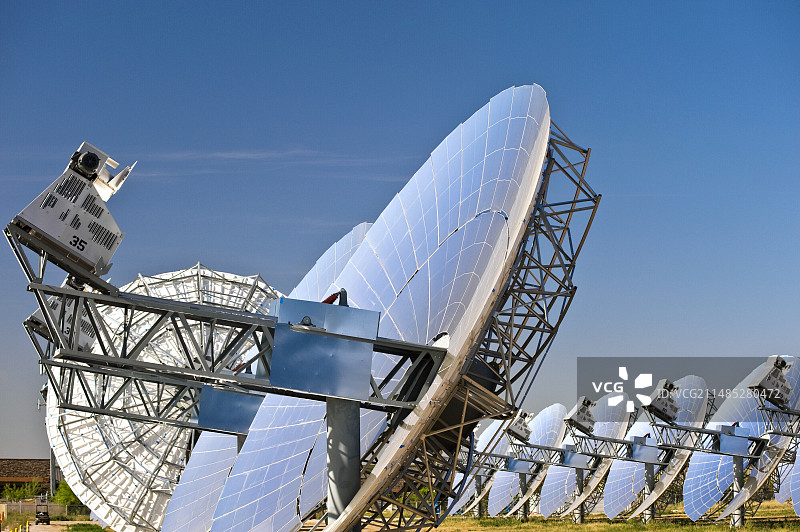 聚光太阳能发电厂图片素材