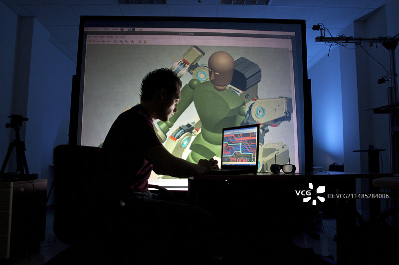 身体延伸机器人设计过程图片素材