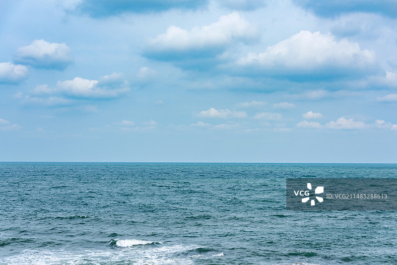 大海海平面和天空云海背景图图片素材