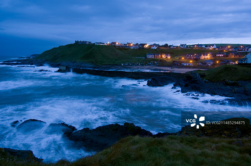 苏格兰暴风雨海岸图片素材