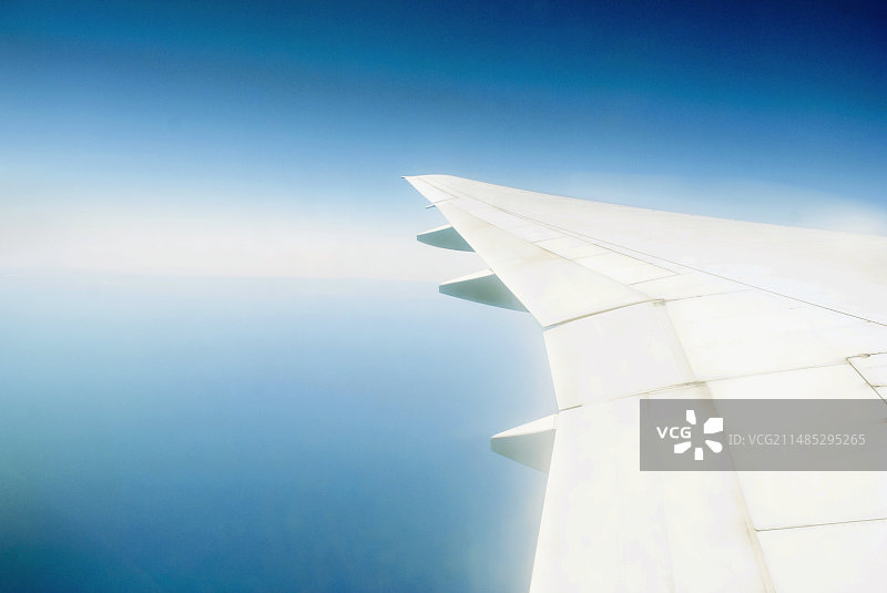 飞机机翼图片素材