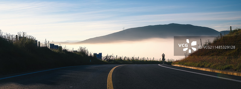 在路上图片素材