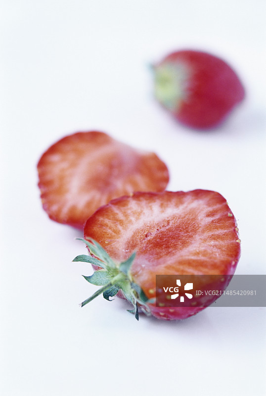 半个草莓图片素材