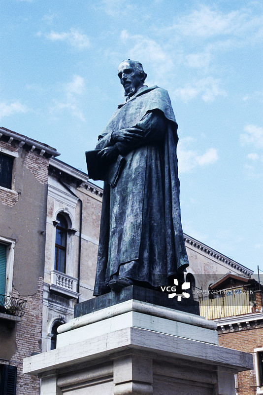 威尼斯科学家保罗·萨皮雕像图片素材