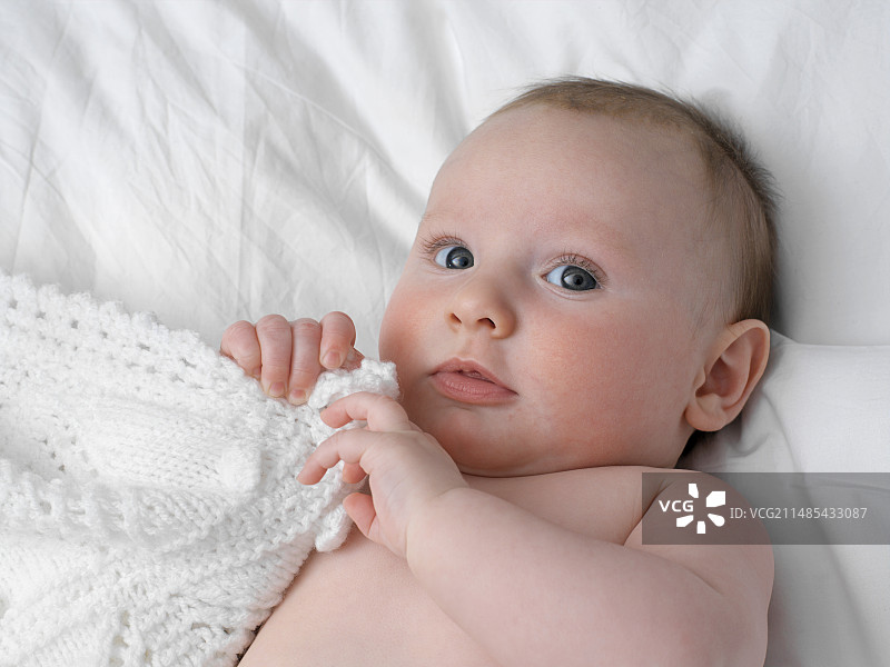 宝宝仰卧图片素材