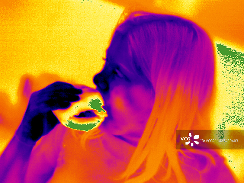 吃三明治，热成像图图片素材