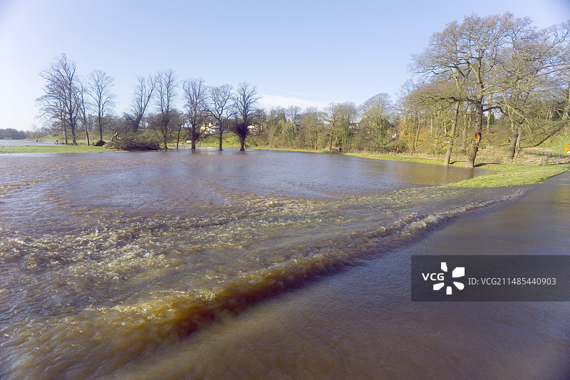 卡莱尔被洪水淹没的公园绿地图片素材