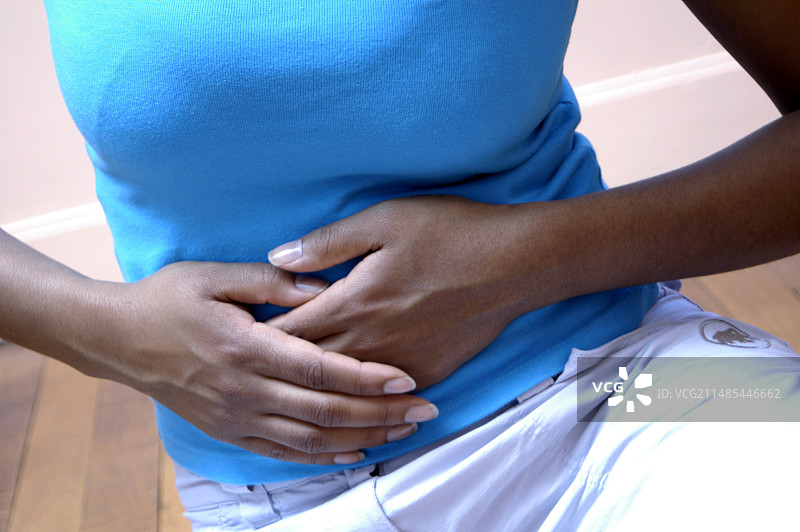 腹痛的女人图片素材