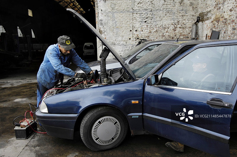 汽车启动图片素材