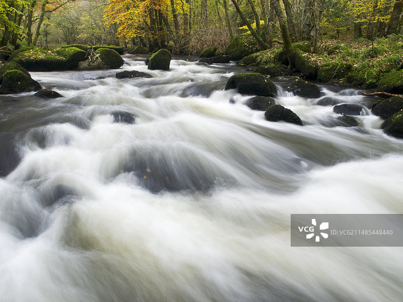 德文郡秋季的蒂恩河图片素材