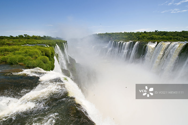 阿根廷伊瓜苏瀑布魔鬼咽喉图片素材