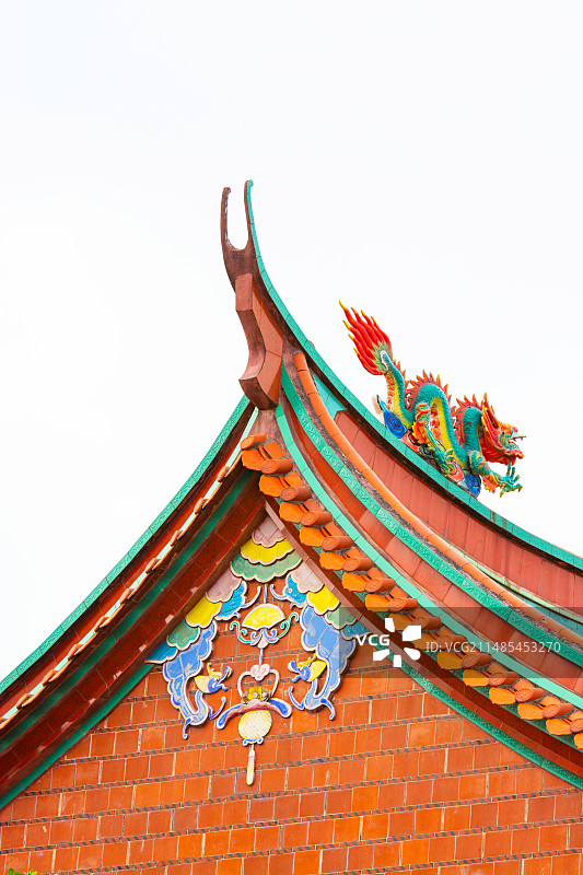 泉州 闽南建筑 闽南风格 剪瓷龙雕 燕尾脊 飞檐 古厝 老厝 红砖厝 屋檐 泉州建筑图片素材