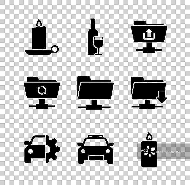 烛台、葡萄酒瓶中的燃烧蜡烛图片素材