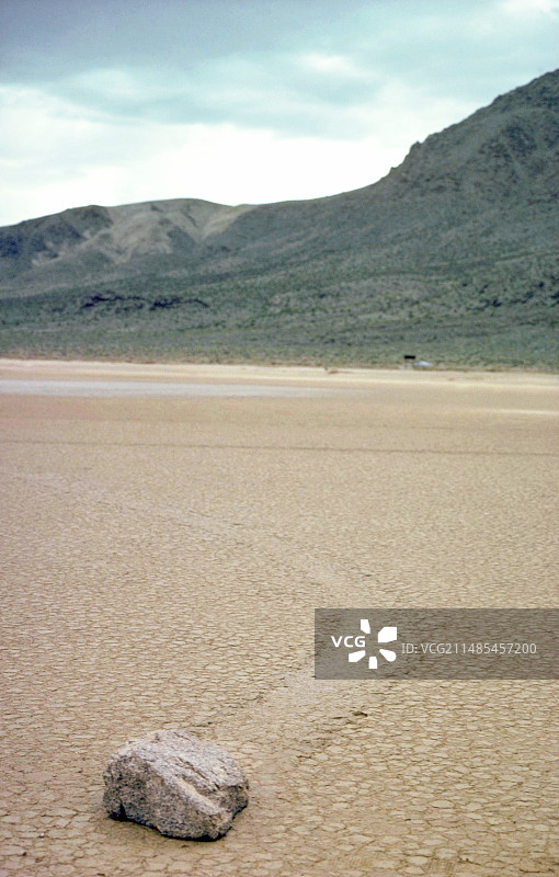 美国赛马场干湖移动石图片素材