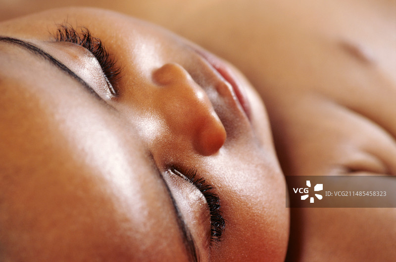 睡觉的女婴图片素材