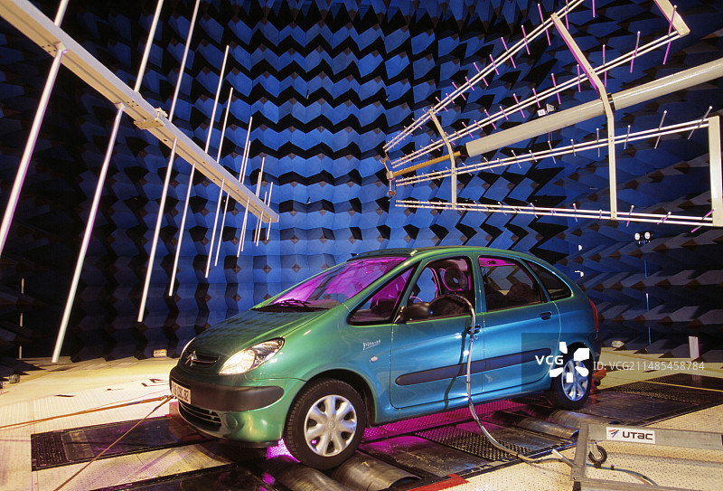 电磁兼容性测试图片素材