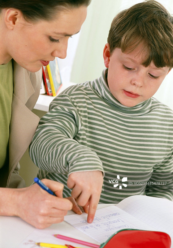 母子学习图片素材