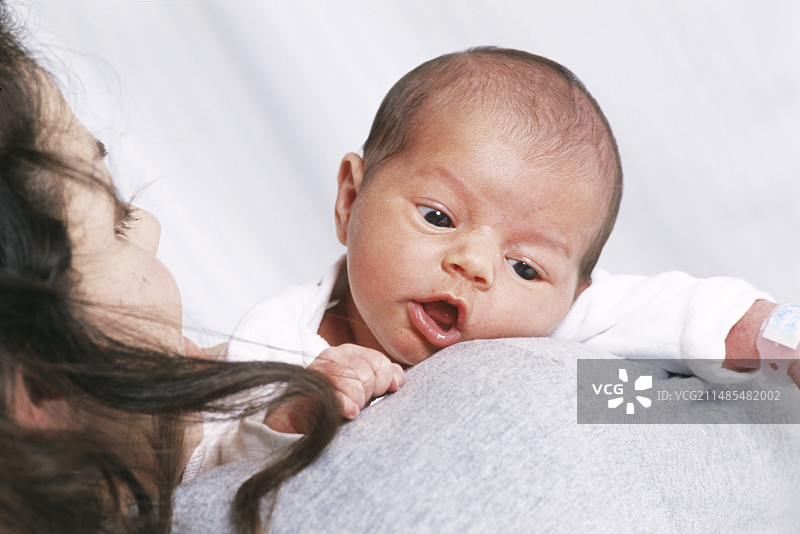 新生的婴儿图片素材
