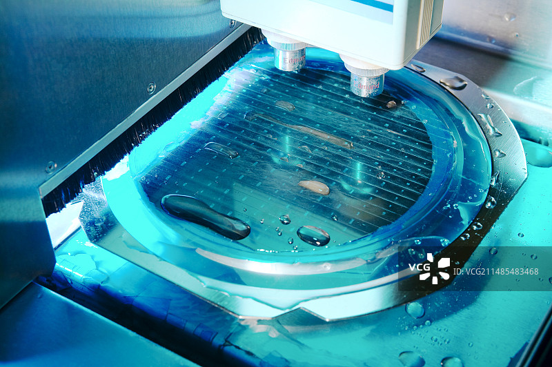 MEMS生产，晶圆切割图片素材