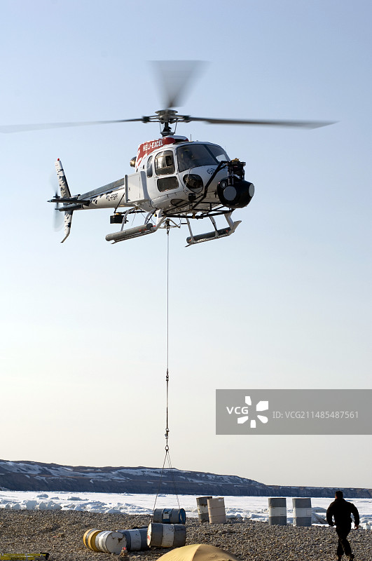 北极营地燃料补给图片素材