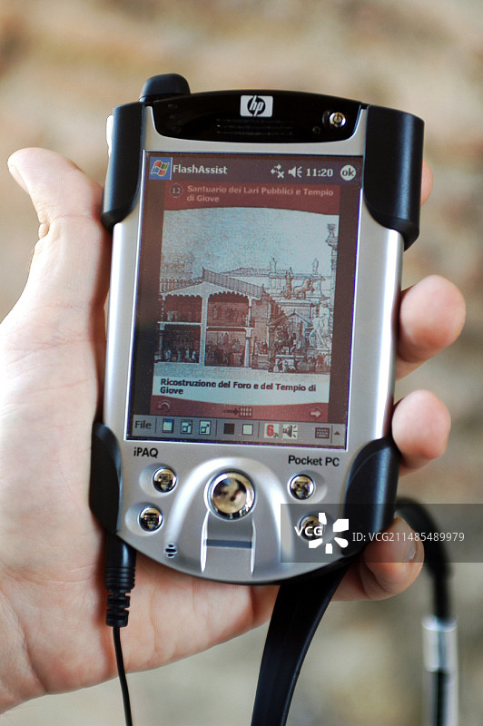 庞贝古城的游客电脑指南图片素材