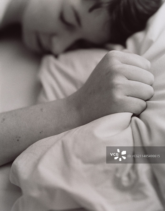 睡觉的女人图片素材