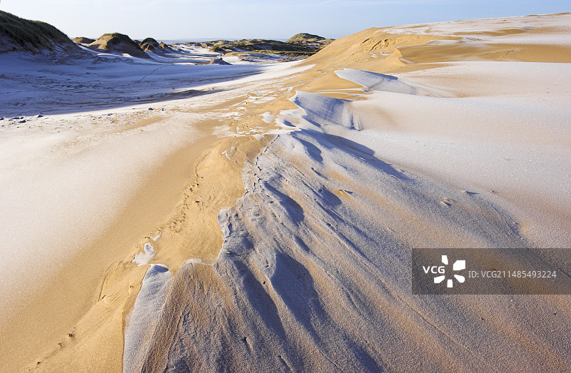 覆盖着霜冻的沙丘图片素材