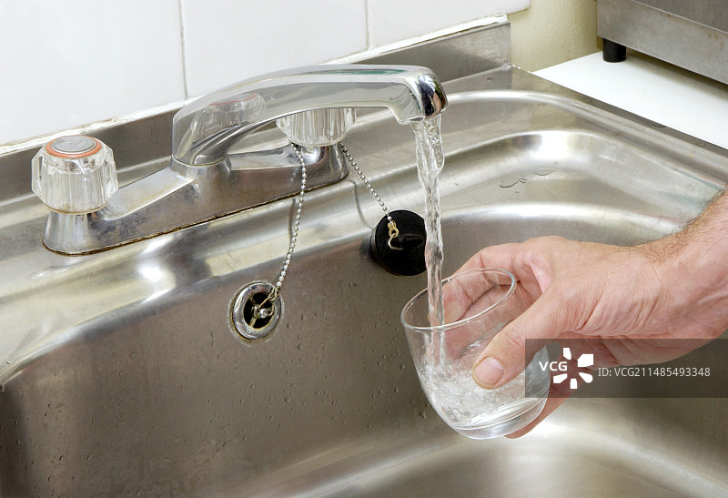 一杯自来水图片素材