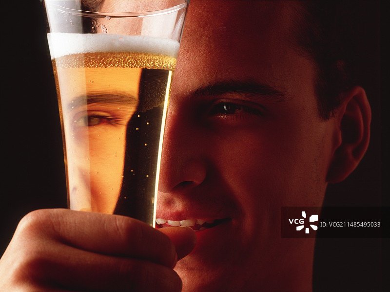 醉酒的欲望图片素材