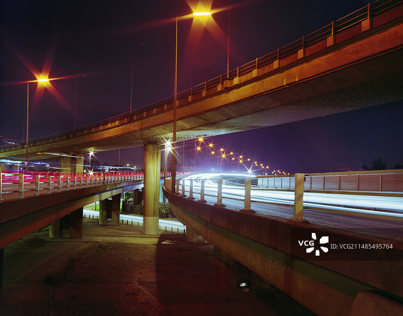 夜间交通情况图片素材