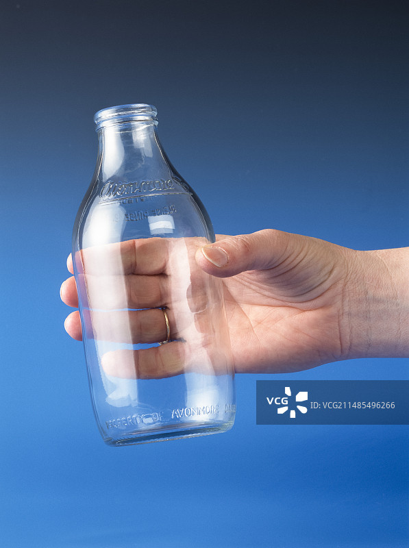 玻璃奶瓶图片素材