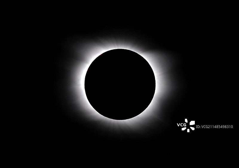 日全食：全食时的日冕图片素材
