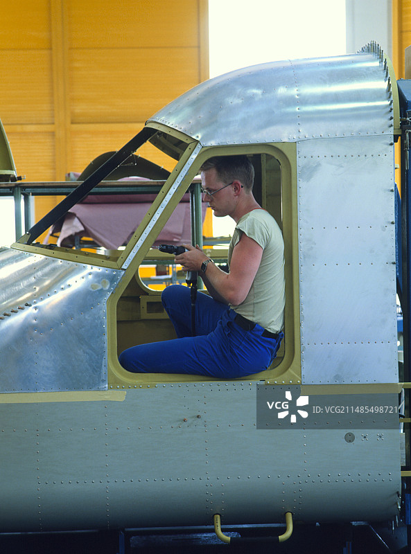 飞机建造图片素材