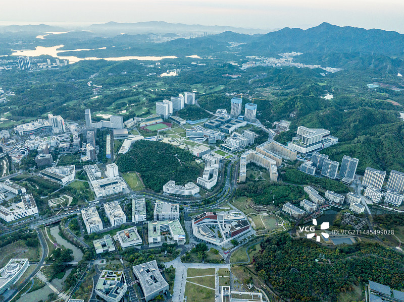 航拍广东省深圳市西丽湖大学城、南方科技大学、西丽湖水库；日落夕阳航拍深圳西丽大学城、南方科技大学图片素材