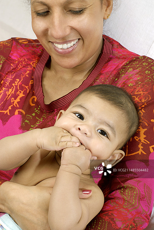 母亲和婴儿图片素材