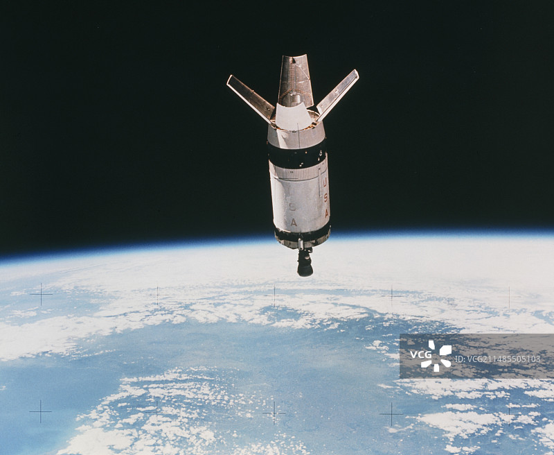 天空实验室3号的废弃第二级在地球轨道上图片素材
