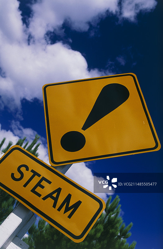 地热发电站的蒸汽警告标志图片素材
