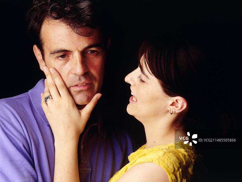 争论：男女之间的意见不合图片素材